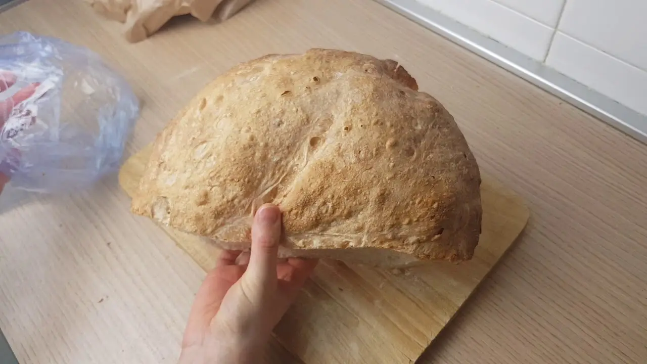 Sbagliare la dose di lievito nel pane fatto in casa compromette tutto: ecco come evitarlo Sbagliare la dose di lievito nel pane fatto in casa compromette tutto: ecco come evitarlo