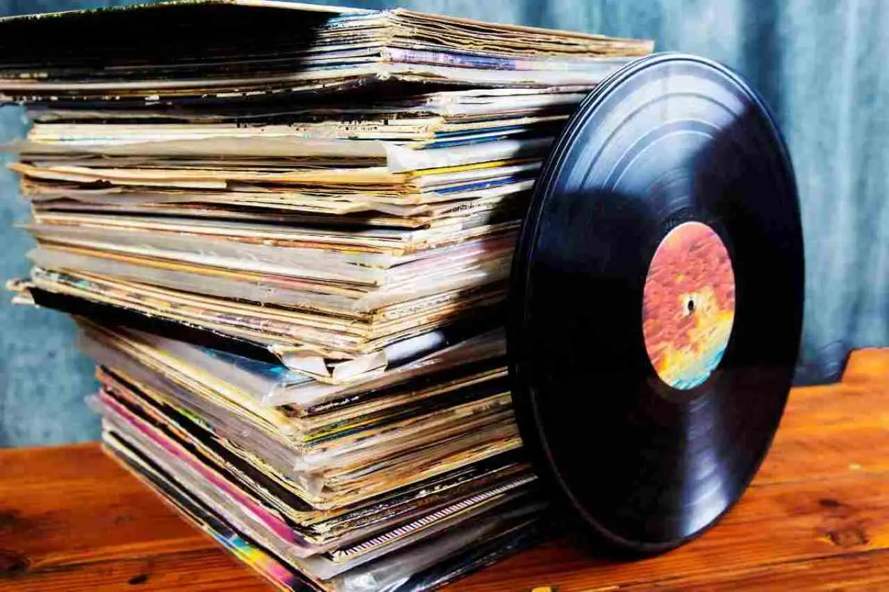 Riscopri quanto valgono i vinili italiani anni Settanta: le valutazioni sorprendenti