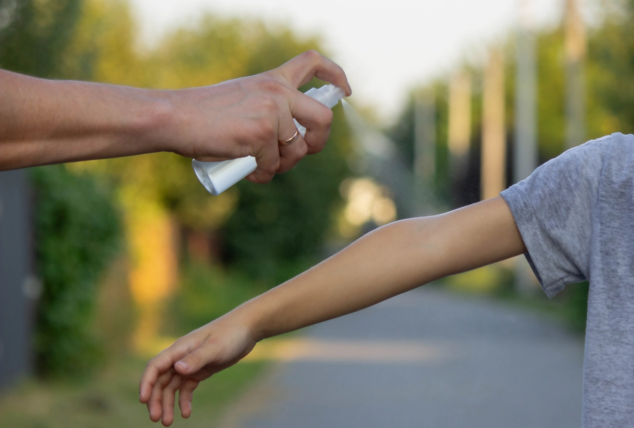 Il repellente naturale contro zanzare e moscerini da preparare in casa Il repellente naturale contro zanzare e moscerini da preparare in casa
