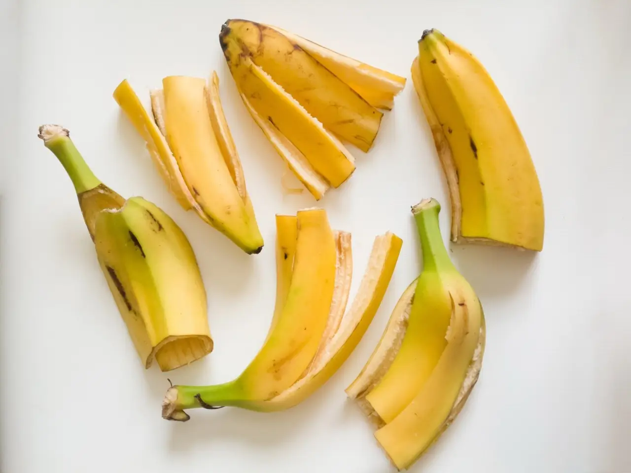 Non buttare le bucce di banana: il fertilizzante naturale che fa esplodere la fioritura Non buttare le bucce di banana: il fertilizzante naturale che fa esplodere la fioritura