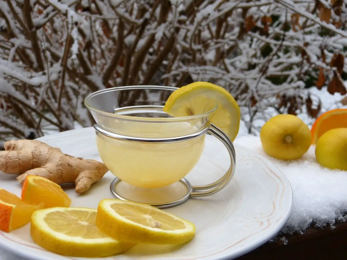 Cambia subito la tua routine: bevi acqua zenzero e limone per depurare il fegato Cambia subito la tua routine: bevi acqua zenzero e limone per depurare il fegato