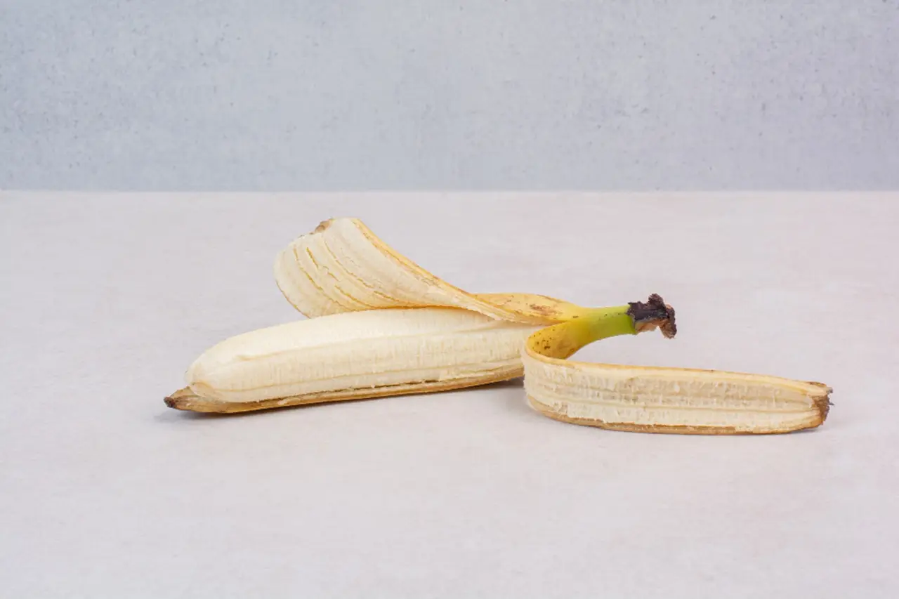 Compost veloce per orchidee: trasforma bucce di banana in nutrimento potente Compost veloce per orchidee: trasforma bucce di banana in nutrimento potente